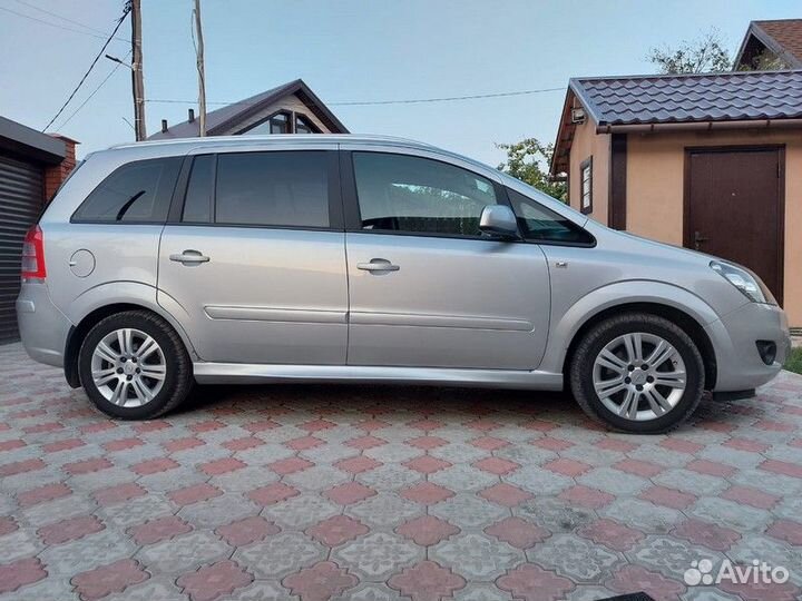 Накладки на пороги пластиковые для Opel Zafira 