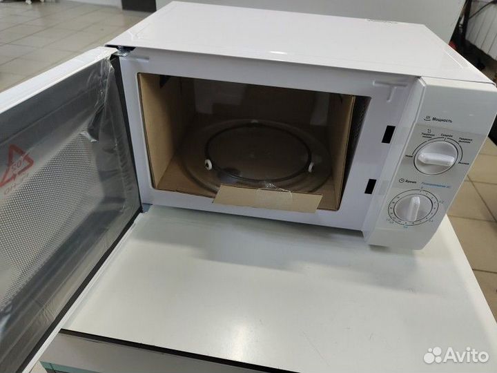 Микроволновые печи Midea MM720CKE