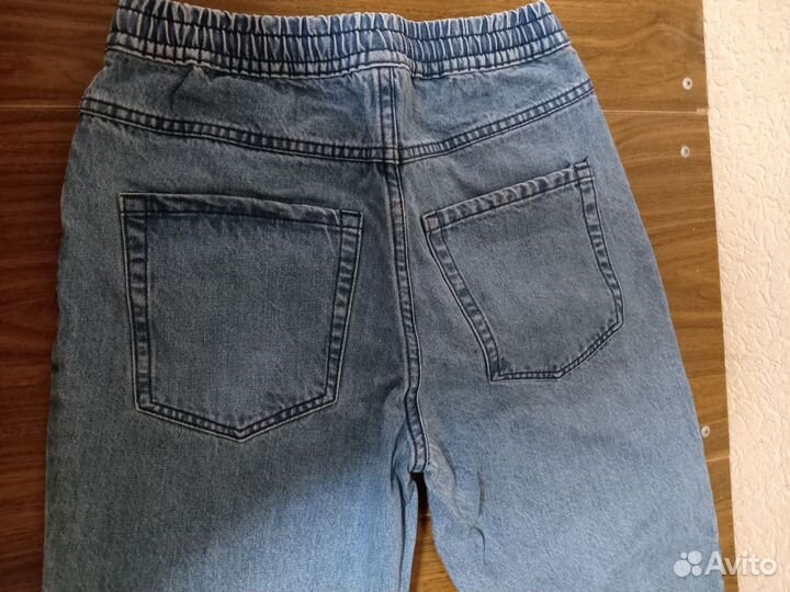 Джинсы бананы