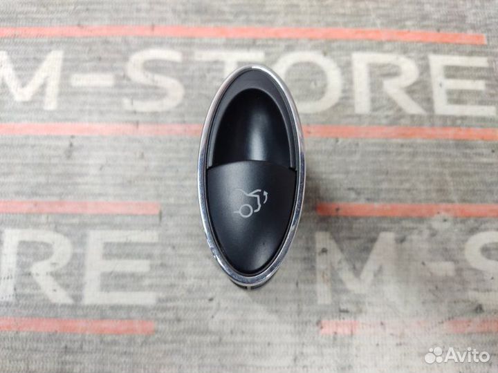 Кнопка открывания багажника Mercedes-Benz E-Class