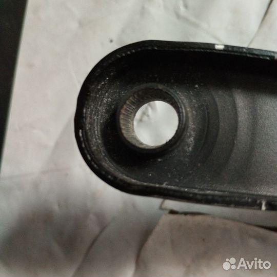 Поводок дворника левый прав Рено сандеро 2 логан 2