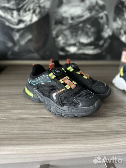 Кроссовки jomoto 34