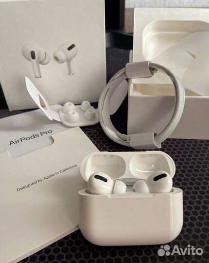 AirPods Pro (Чехол в подарок)