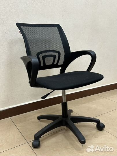 Офисное кресло