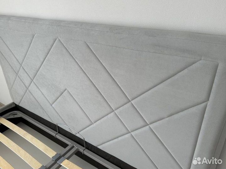 Кровать двухспальная 160 200 новая с обивкой