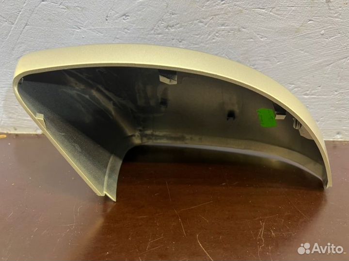 Накладка зеркала левая Renault Duster 2