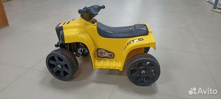 Детский квадроцикл на аккумуляторе