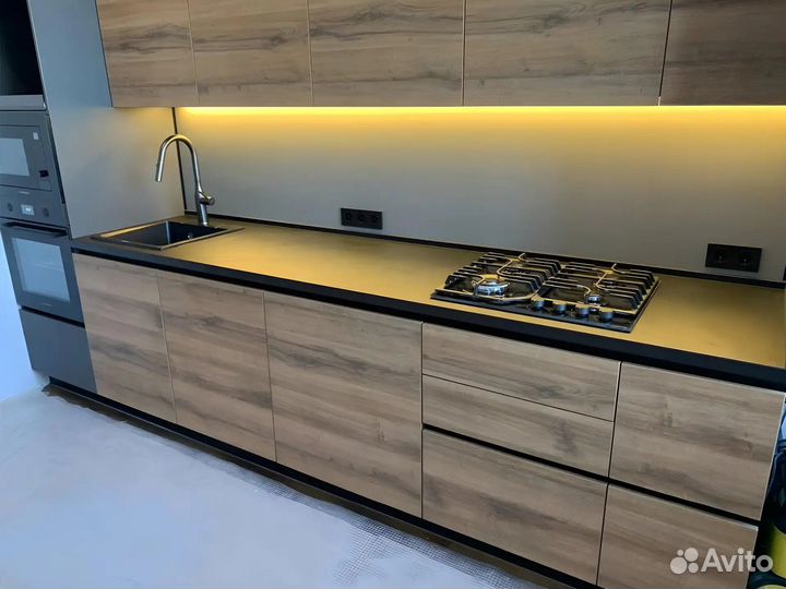 Кухонные гарнитуры / Кухни на заказ