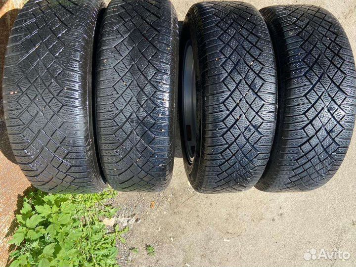 Continental ContiVikingContact 7 215/65 R17