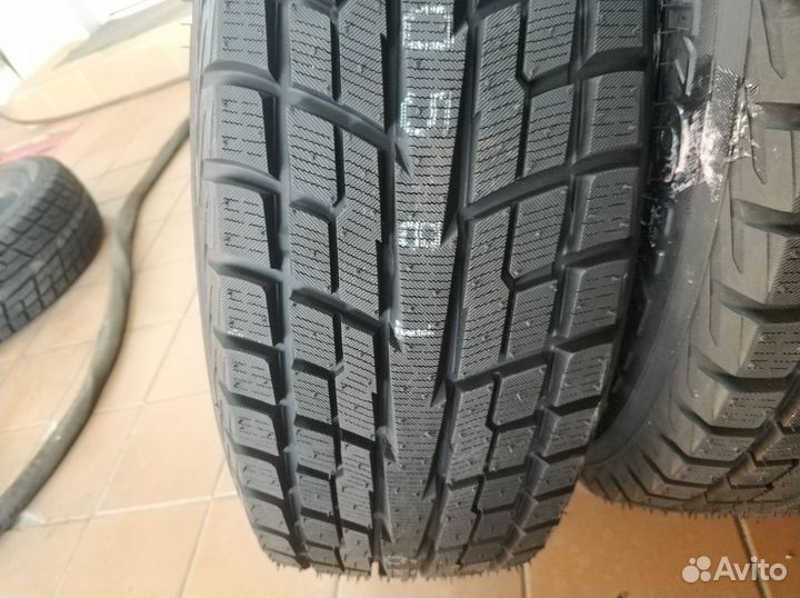 Yokohama Geolandar I/T-S G073 215/65 R16