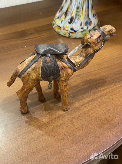 Верблюд из натуральной кожи