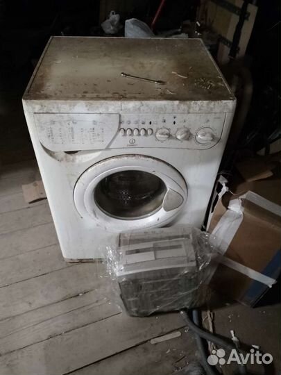 Стиральная машина бу indesit W105TX на запчасти