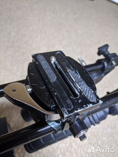 Плечевой упор для камеры