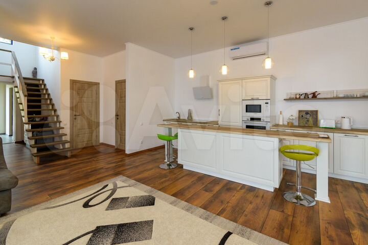 Дом 210 м² на участке 6 сот.