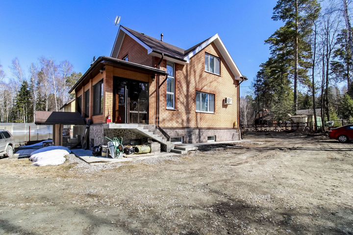 Дом 160 м² на участке 15 сот.