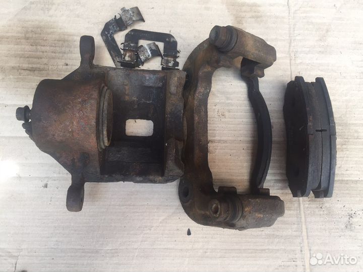 Супорта с колодками на Сонату EF