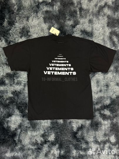 Футболка оверсайз Vetements Pyramid черная