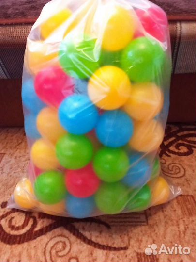 Сухой бассейн с шариками