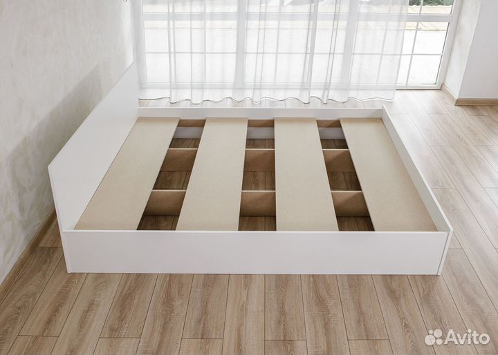 Кровать с матрасом