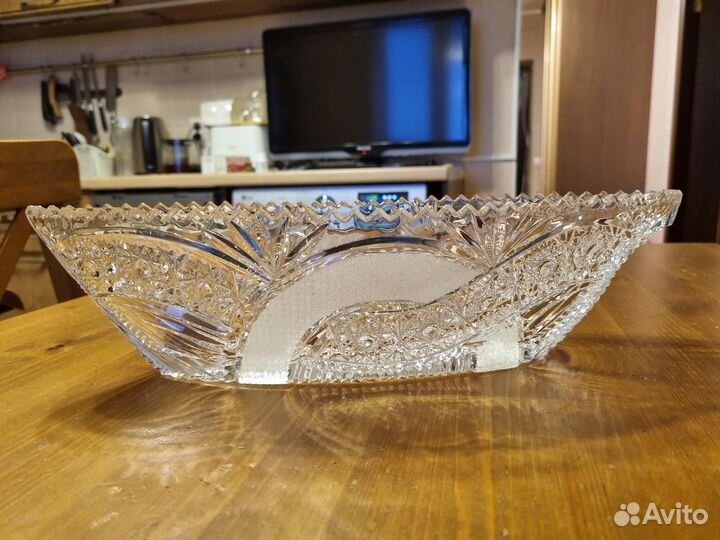 Блюдо хрустальное