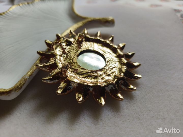 Брошь луна подсолнух