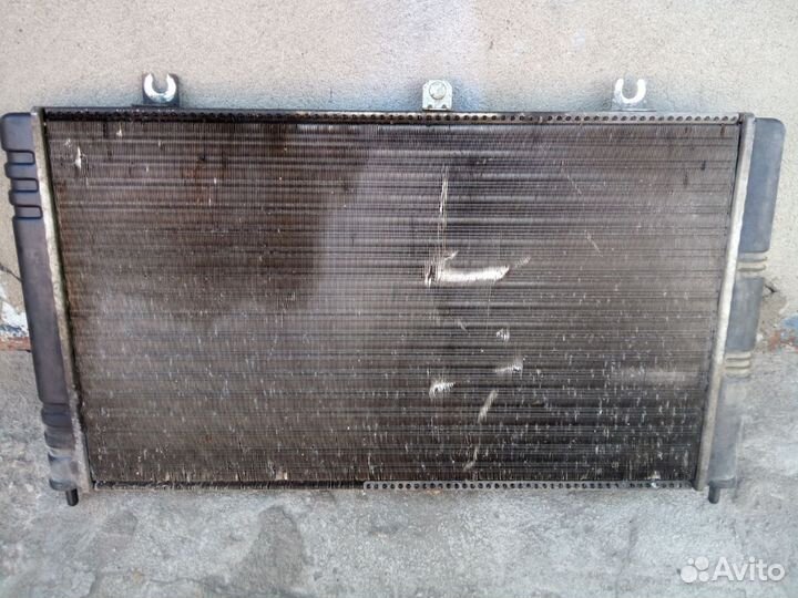 Радиатор охлаждения на лада Гранта