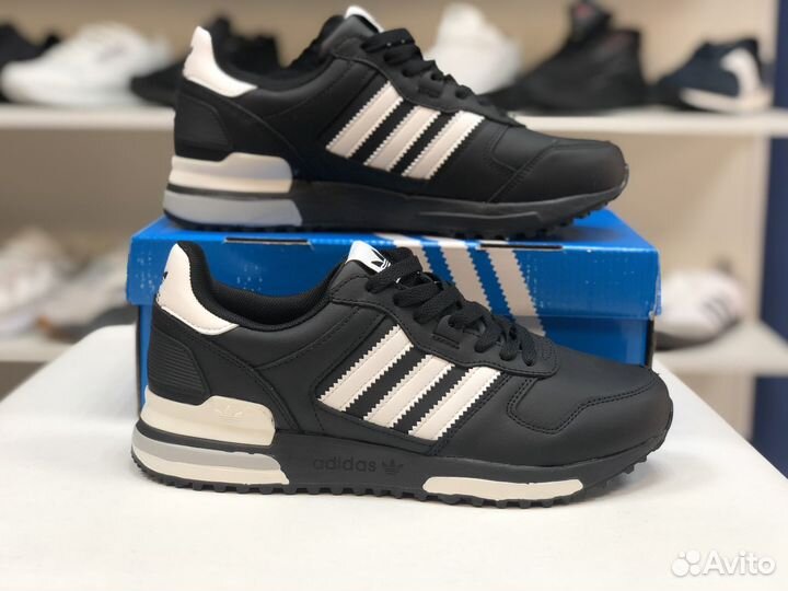 Кроссовки Adidas zx700