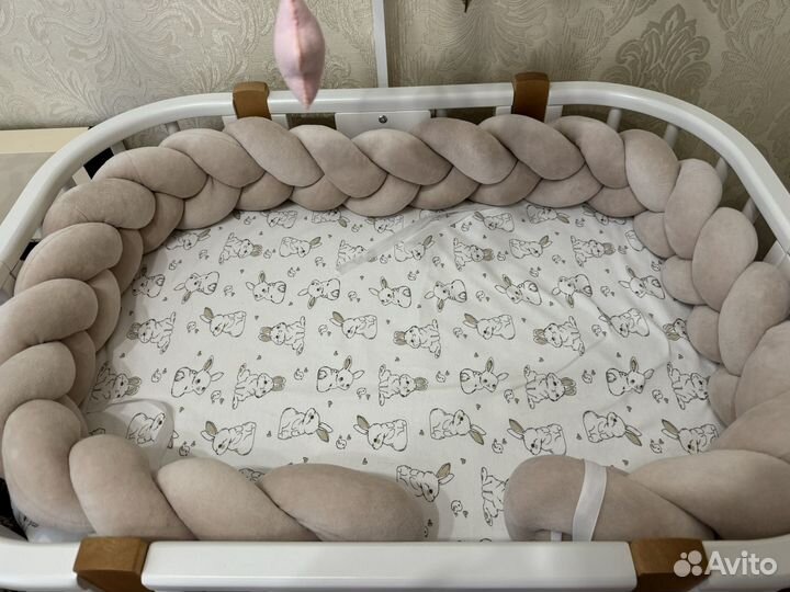 Бортик косичка в кроватку для новорожденного