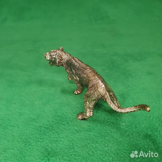 Бронзовая фигурка идущий Тигр символ 2022 года