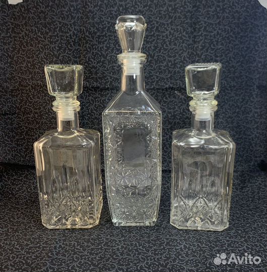 Стеклянные графины рифленые