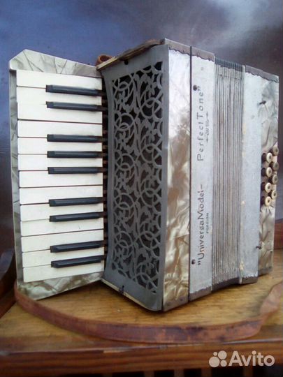 Аккордеон старина