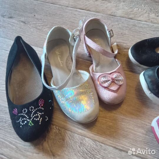 Обувь девочке 28-34р.много