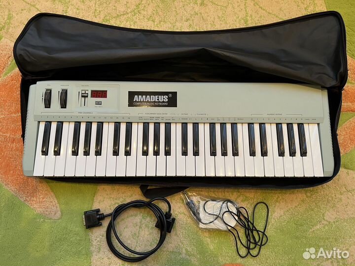 Компьютерная midi клавиатура amadeus 49