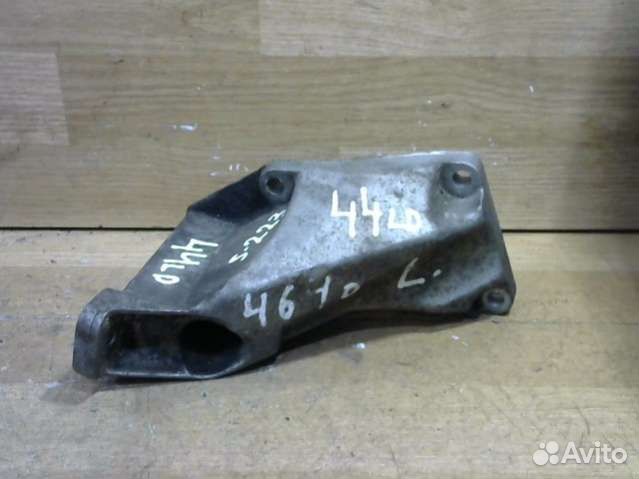 Кронштейн двигателя Audi A4 B5 (S4,RS4) 8D0199307P