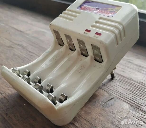 Зарядное устройство для Ni-Mh, Ni-Cd аккумуляторов