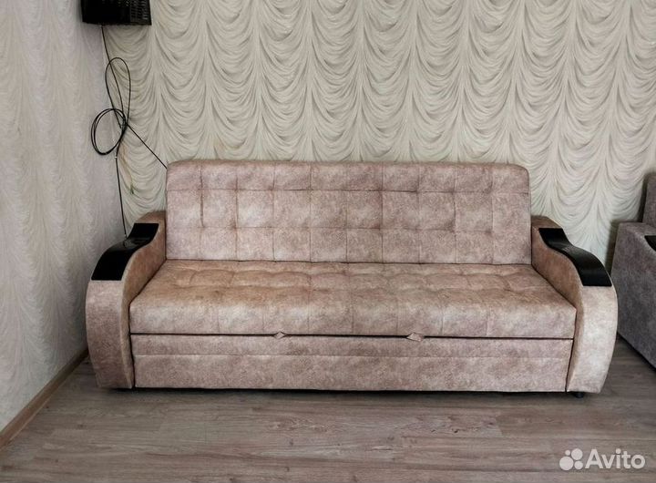 Прямой диван в наличии