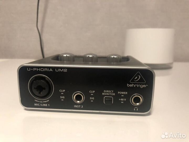 Звуковая карта behringer um2