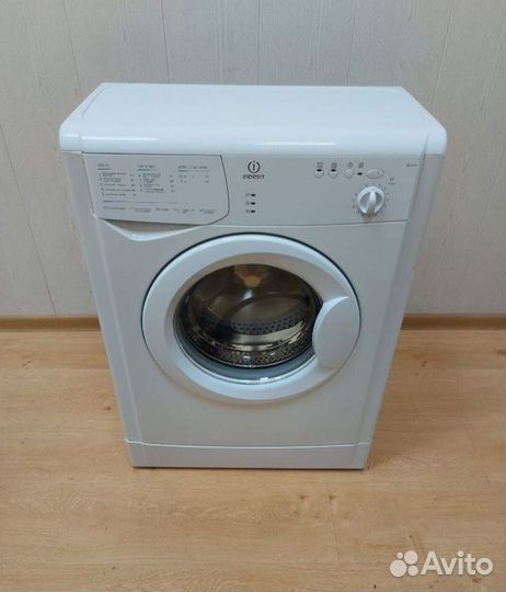 Стиральная машина бу автомат Indesit узкая на 4кг