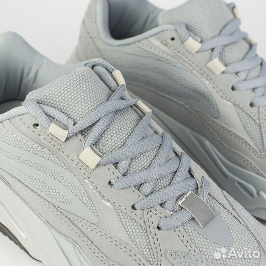 Кроссовки Adidas Yeezy Boost 700 V2 Hospital Blue