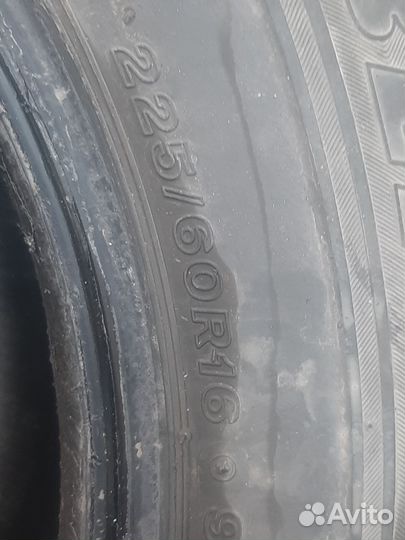 Bridgestone Blizzak Revo GZ 225/60 R16