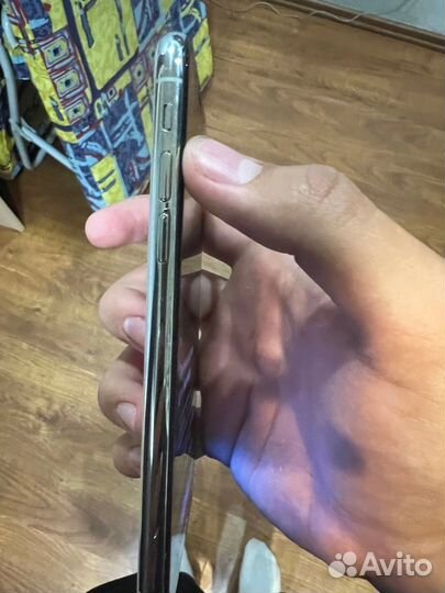 Телефон iPhone 10