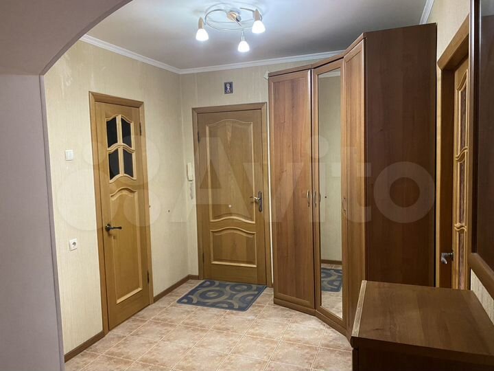 3-к. квартира, 82 м², 5/5 эт.