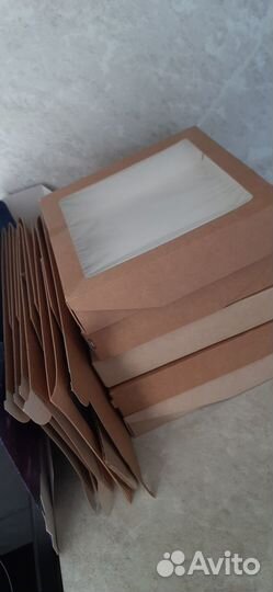 Крафтовые коробки с окошком