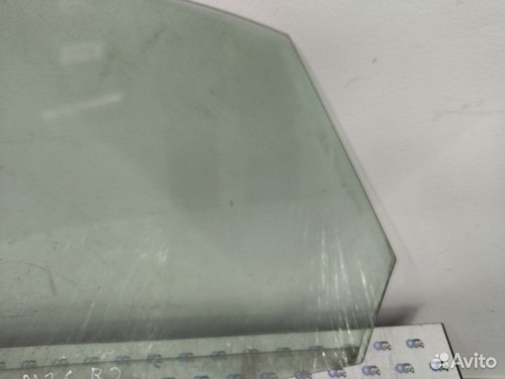 Стекло двери заднее правое Audi A4 B5 седан ADP