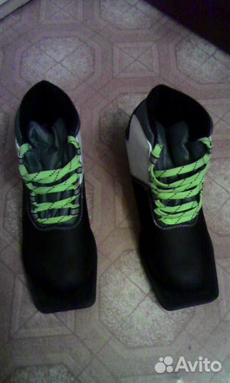 Лыжные ботинки,лыжи и палки