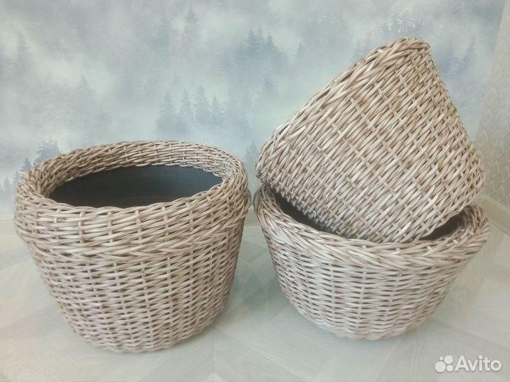 Кашпо из ротанга ручной работы