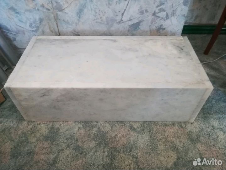 Мраморные тумбы под акустику