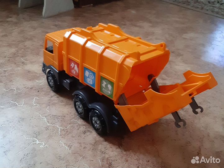 Игрушка грузовик