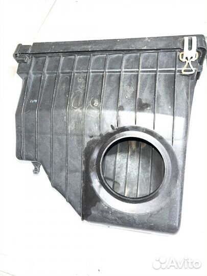 Корпус воздушного фильтра Jeep Liberty