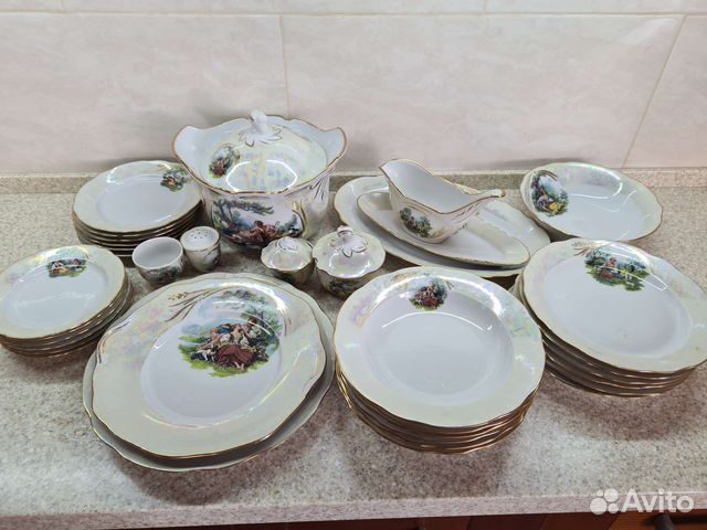 Роскошный столовый сервиз Мадонна